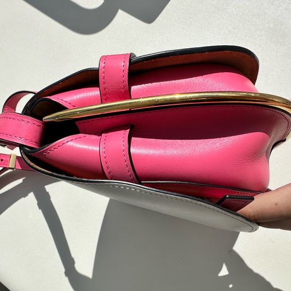 Loewe dual gate crossbody bag in pink and white - Picture 7 of 16